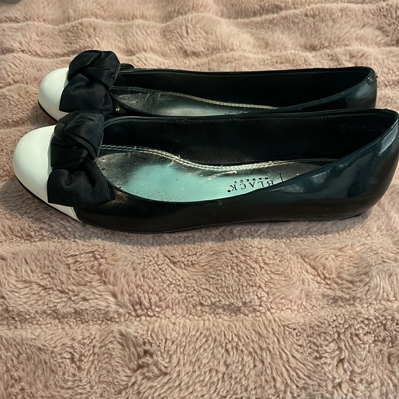 WHBM women’s black/white shoes - Picture 5 of 6